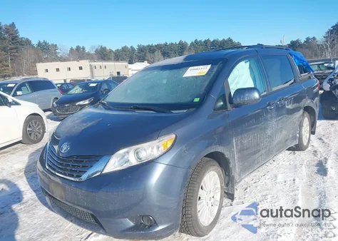 2015 Toyota Sienna Le 7 Passenger z USA, uszkodzony, nr VIN 5TDJK3DC1FS126443